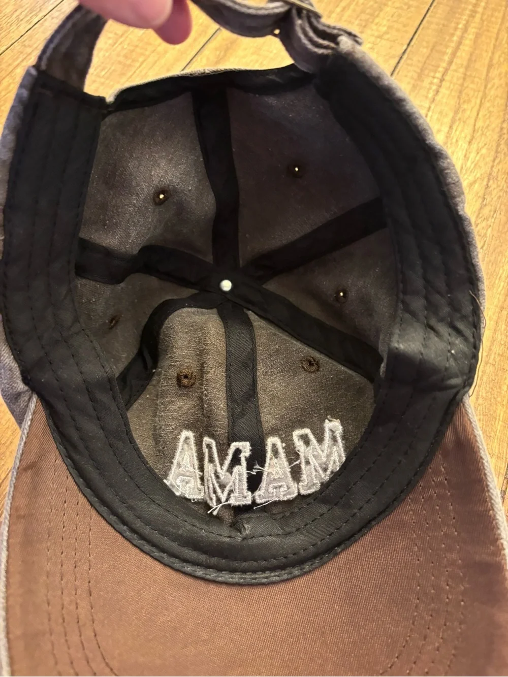 MAMA Embroidered women’s cap - gray